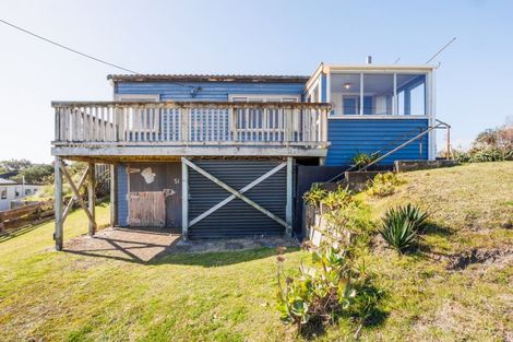 Photo of property in 51 Pratt Avenue, Foxton Beach, Foxton, 4815