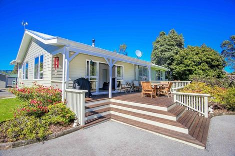 Photo of property in 3 Mcintyre Road, Carters Beach, Westport, 7892