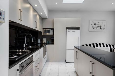 Photo of property in 28 Rhodes Street, Merivale, Christchurch, 8014