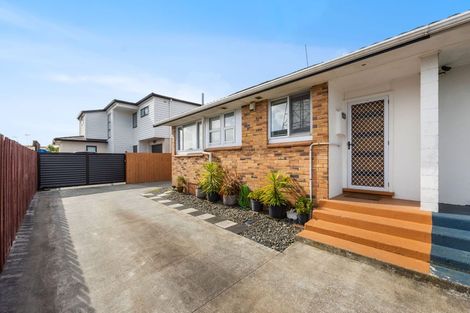 Photo of property in 20b Dale Crescent, Pakuranga, Auckland, 2010