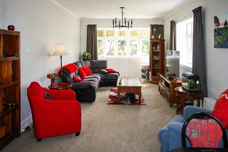 Photo of property in 2 Bracken Street, Petone, Lower Hutt, 5012