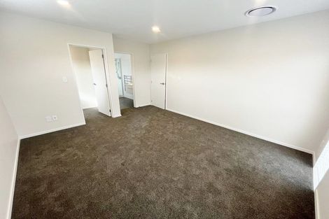 Photo of property in 21 Madden Avenue, Kumeu, 0810