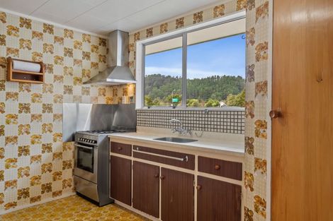 Photo of property in 106 Gemstone Drive, Birchville, Upper Hutt, 5018