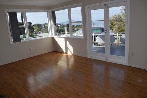 Photo of property in 68 Lyons Avenue, Murrays Bay, Auckland, 0630