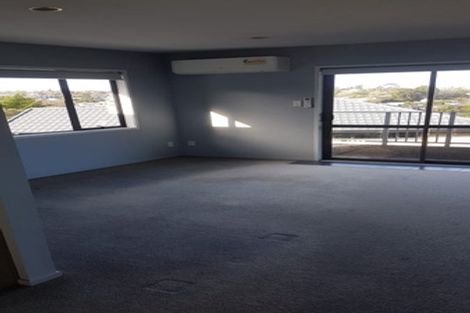 Photo of property in 71a Buscomb Avenue, Henderson, Auckland, 0610