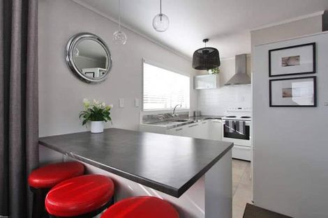 Photo of property in 34b Enderby Drive, Te Atatu Peninsula, Auckland, 0610