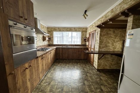 Photo of property in 1 Bank Road, Northland, Wellington, 6012