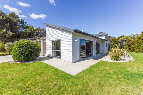 Photo of property in 44 Pine Hill Road, Ruby Bay, Upper Moutere, 7173