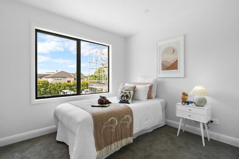 Photo of property in 4 Taipahitini Road, Rosehill, 2113