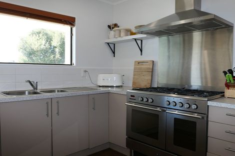 Photo of property in 27 Titoki Road, Waikanae Beach, Waikanae, 5036