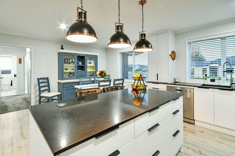 Photo of property in 2 Peacock Place, Pokeno, 2402