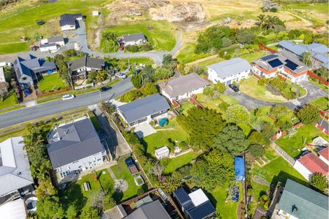 Photo of property in 18 Seaview Road, Ruakaka, 0116