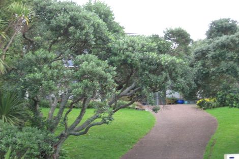 Photo of property in 8 Chelverton Terrace, Red Beach, 0932