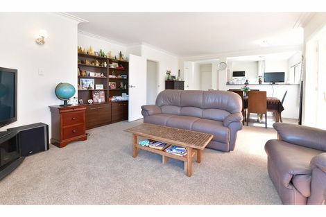 Photo of property in 1/262 Hibiscus Coast Highway, Orewa, 0931