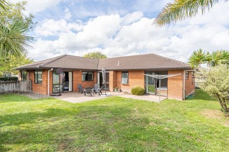 Photo of property in 16 Ravenscourt Place, Huntington, Hamilton, 3210