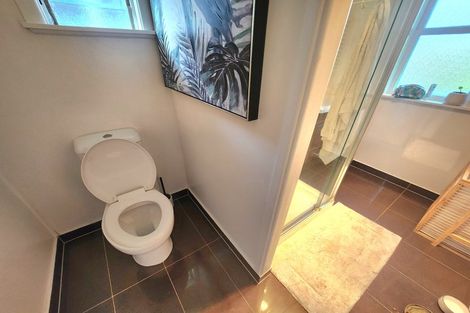 Photo of property in 27 Glenfern Road, Mellons Bay, Auckland, 2014