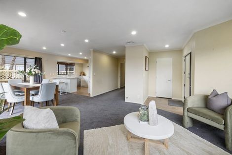 Photo of property in 15a Marchant Place, Westown, New Plymouth, 4310