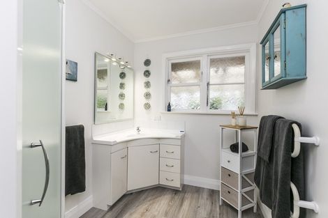 Photo of property in 11 Lincoln Avenue, Epuni, Lower Hutt, 5011