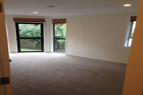 Photo of property in 19 Sunnyside Road, Sunnyvale, Auckland, 0612