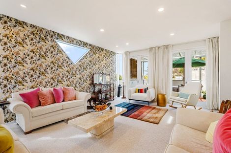 Photo of property in 1 Tainui Drive, Havelock North, 4130