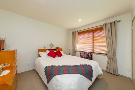 Photo of property in 48 Tennyson Avenue, Kelvin Grove, Palmerston North, 4414