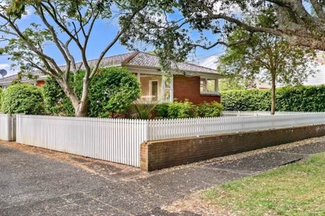 Photo of property in 4/32 Atarangi Road, Greenlane, Auckland, 1051