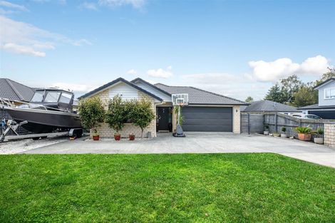 Photo of property in 7 Kahika Grove, Huapai, Kumeu, 0810