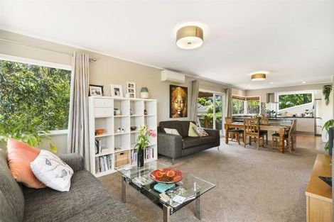 Photo of property in 2 Phillip Parade, Forrest Hill, Auckland, 0620