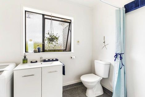 Photo of property in 1 Fantail Court, Orewa, 0931