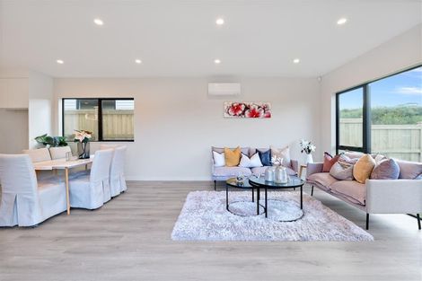 Photo of property in 38 Whakairo Crescent, Gulf Harbour, Whangaparaoa, 0930