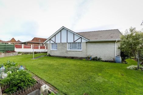 Photo of property in 10 Poplar Grove, Whalers Gate, New Plymouth, 4310
