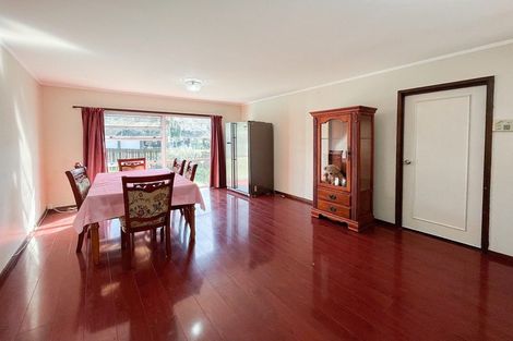 Photo of property in 11 Ravenstone Place, Chatswood, Auckland, 0626