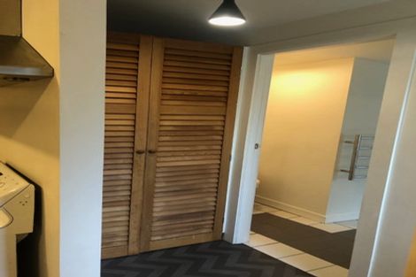 Photo of property in 6 Pitarua Street, Thorndon, Wellington, 6011