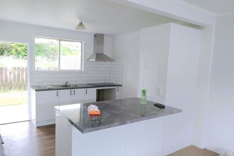 Photo of property in 3/10 Rawson Street, Tawa, Wellington, 5028