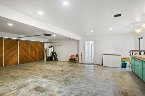 Photo of property in 117 Mangorei Road, Merrilands, New Plymouth, 4312