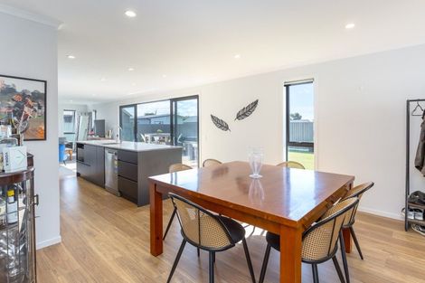 Photo of property in 16 Ross Taylor Lane, Masterton, 5810