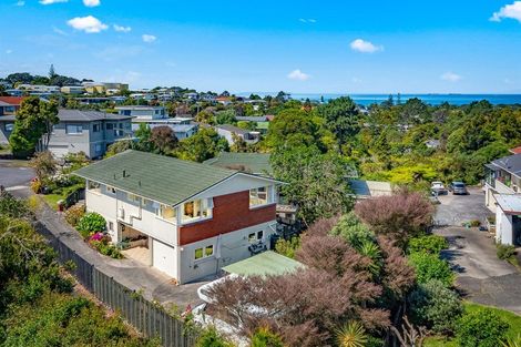 Photo of property in 5 Chevron Place, Castor Bay, Auckland, 0620