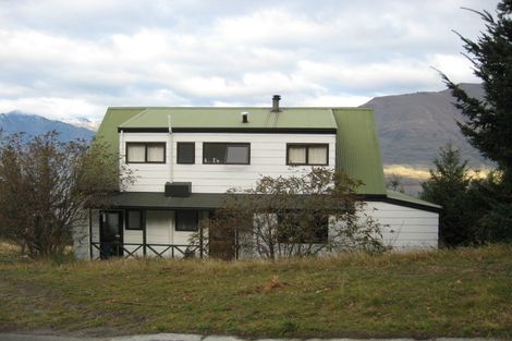Photo of property in 1 Von Place, Fernhill, Queenstown, 9300