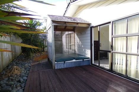 Photo of property in 2/15 Bass Street, West Harbour, Auckland, 0618