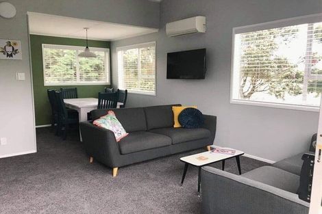 Photo of property in 10 Konini Crescent, Waikanae Beach, Waikanae, 5036