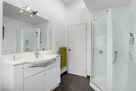 Photo of property in 3/71 Pupuke Road, Northcote, Auckland, 0627