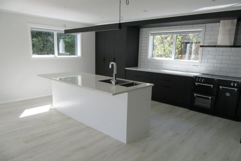 Photo of property in 1/12 Vista Crescent, Maoribank, Upper Hutt, 5018