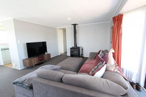 Photo of property in 1 Waitara Place, Tokoroa, 3420