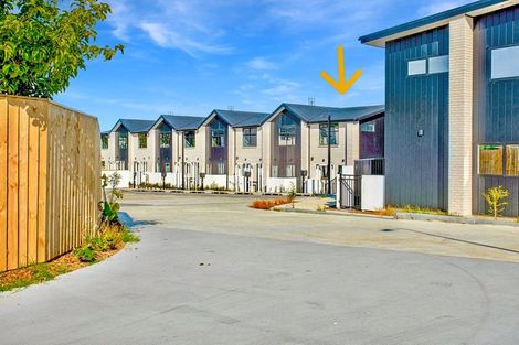 Photo of property in 1/23 Awaroa Road, Sunnyvale, Auckland, 0612