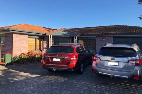 Photo of property in 2/55 Northcote Road, Hillcrest, Auckland, 0627