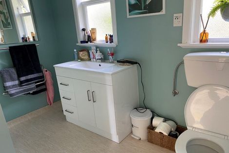 Photo of property in 60 Ruskin Road, Newlands, Wellington, 6037