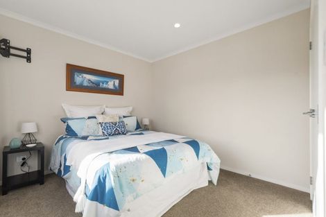 Photo of property in 10 Regiment Road, Papakura, 2110