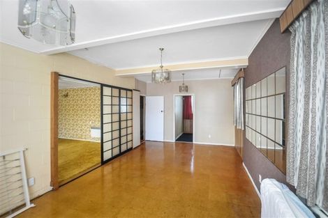 Photo of property in 40 Godley Road, Green Bay, Auckland, 0604