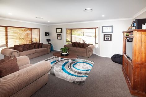 Photo of property in 35 Waverton Terrace, Churton Park, Wellington, 6037