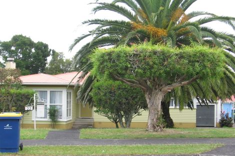 Photo of property in 22 Miltonia Avenue, Te Atatu South, Auckland, 0610